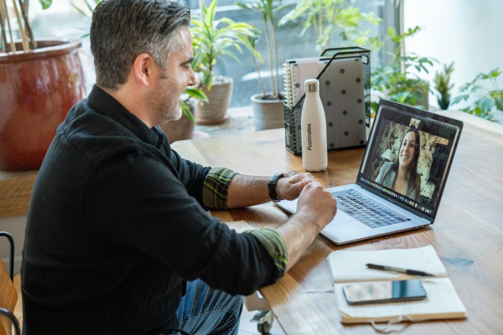 Linkedin sales solutions be5avkfv9ho unsplash